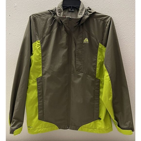 Nike Fit ACG 212444.  Men’s Sz M Removable Hood Lightweight Green Jacket $275 - Picture 1 of 9